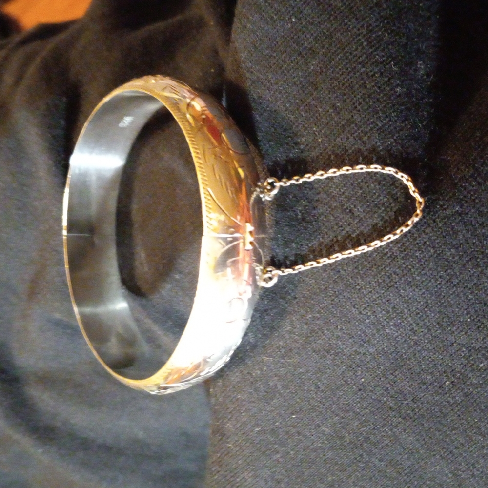 Silver bangle